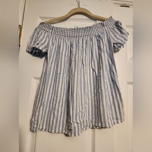 OLD NAVY Off the shoulder blouse XS